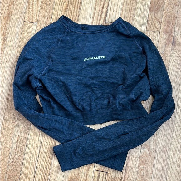 Alphalete Women's Black Top - Picture 1 of 4